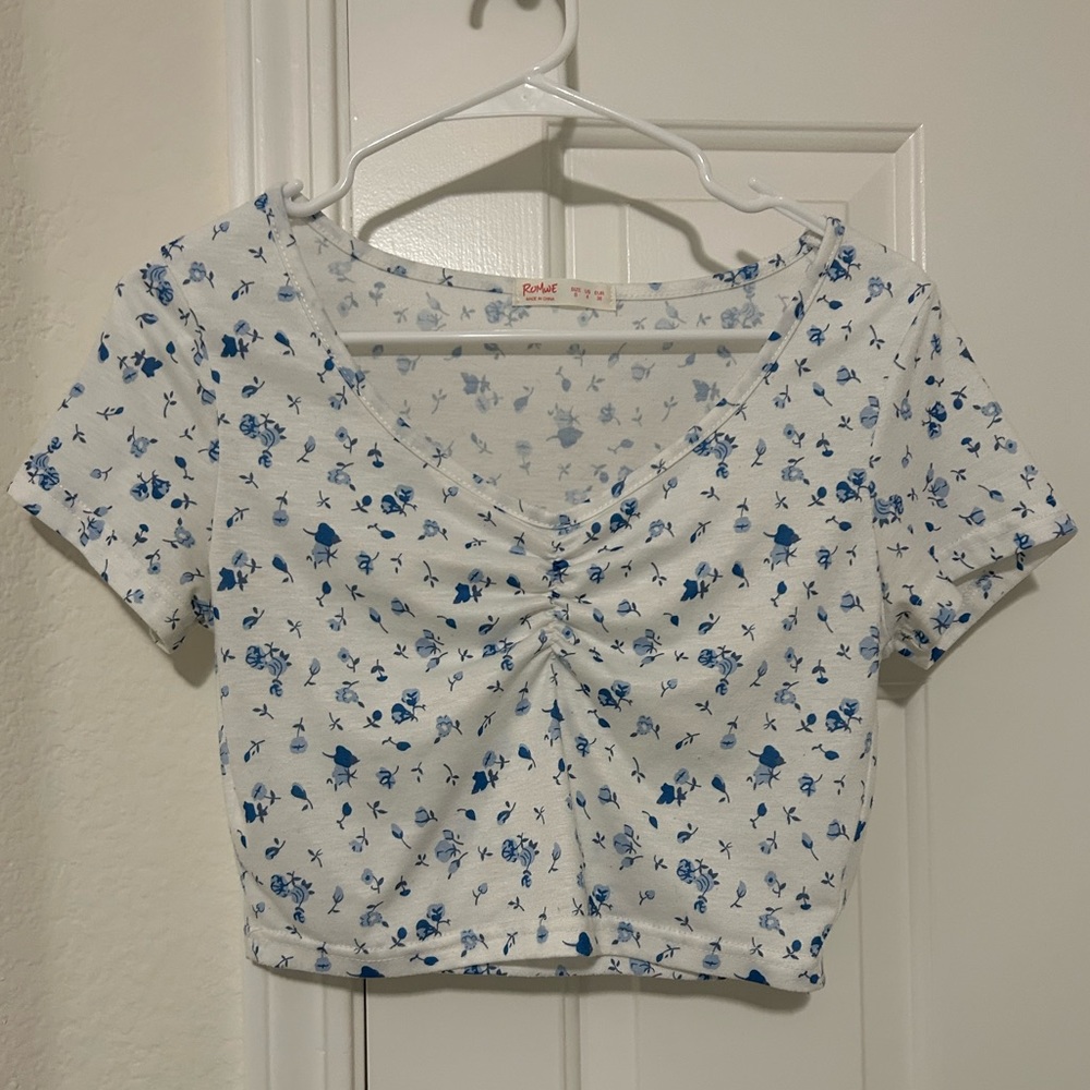 Romwe Floral Crop Top
